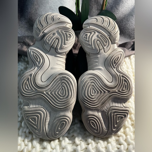 Size 7 gently worn, Slate gray YEEZY 500 High Sneakers - Picture 12 of 15